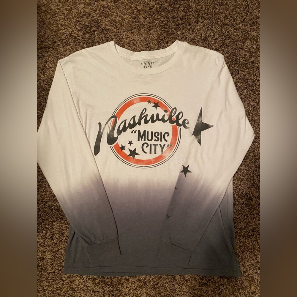 Women’s Large Graphic Long Sleeve T Shirt. Nashville “Music City”White and Gray